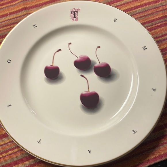 Plates…..this are amazing… - Picture 1 of 4